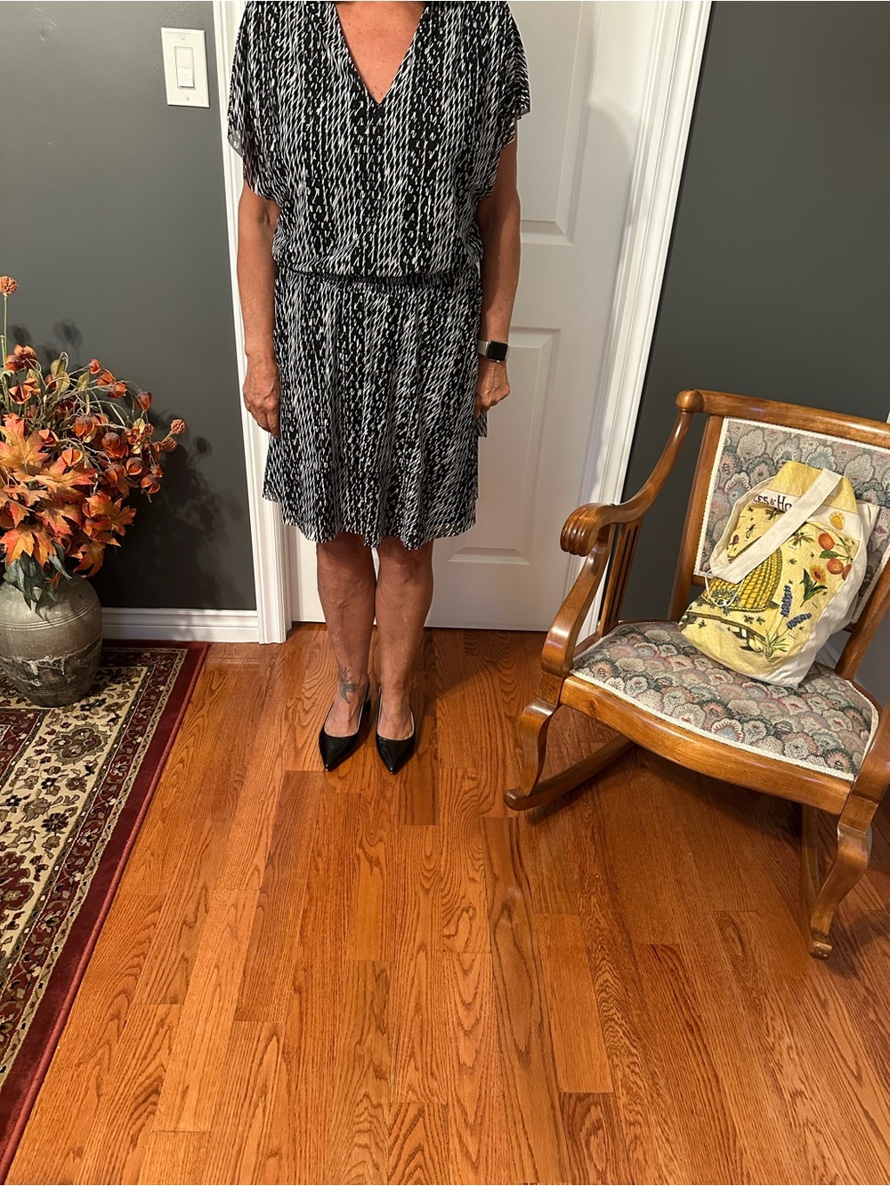 White House Black Market Black & White V-Neck Midi Dress